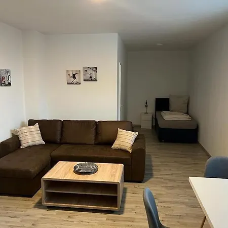 Eine Modern Renovierte Mit Balkonterrasse. * لوبيكه