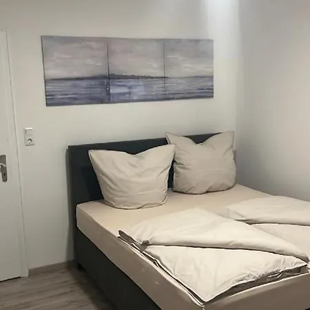 Apartment Eine Modern Renovierte Mit Balkonterrasse. *