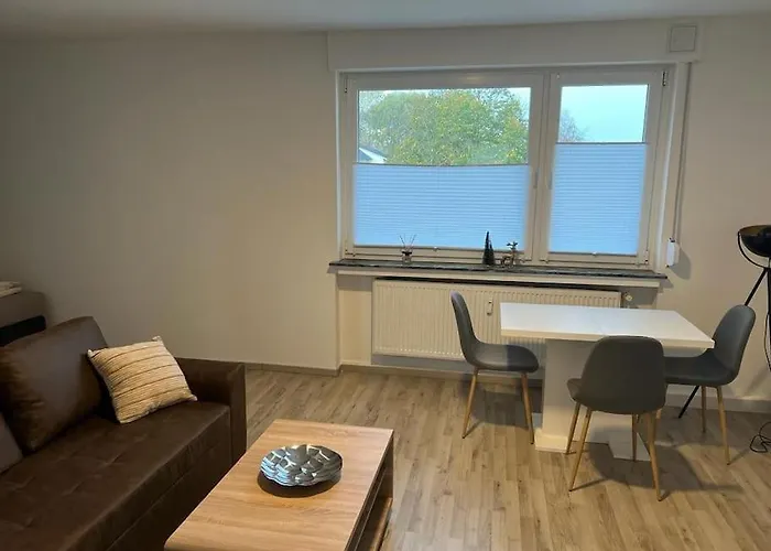 Eine Modern Renovierte Mit Balkonterrasse. Люббекке